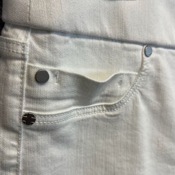 LIVERPOOL Jeans Women's Size 12 Bright White Capri Pull-On Rolled Cuff Pants EUC - Picture 15 of 16